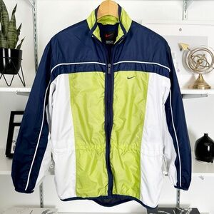New! Women’s Nike vented windbreaker jacket. Size small.
